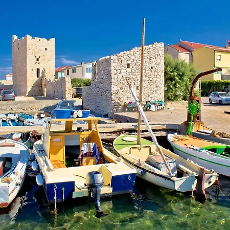 Ferienhaus Sonnenliebe Bei Zadar Radovin